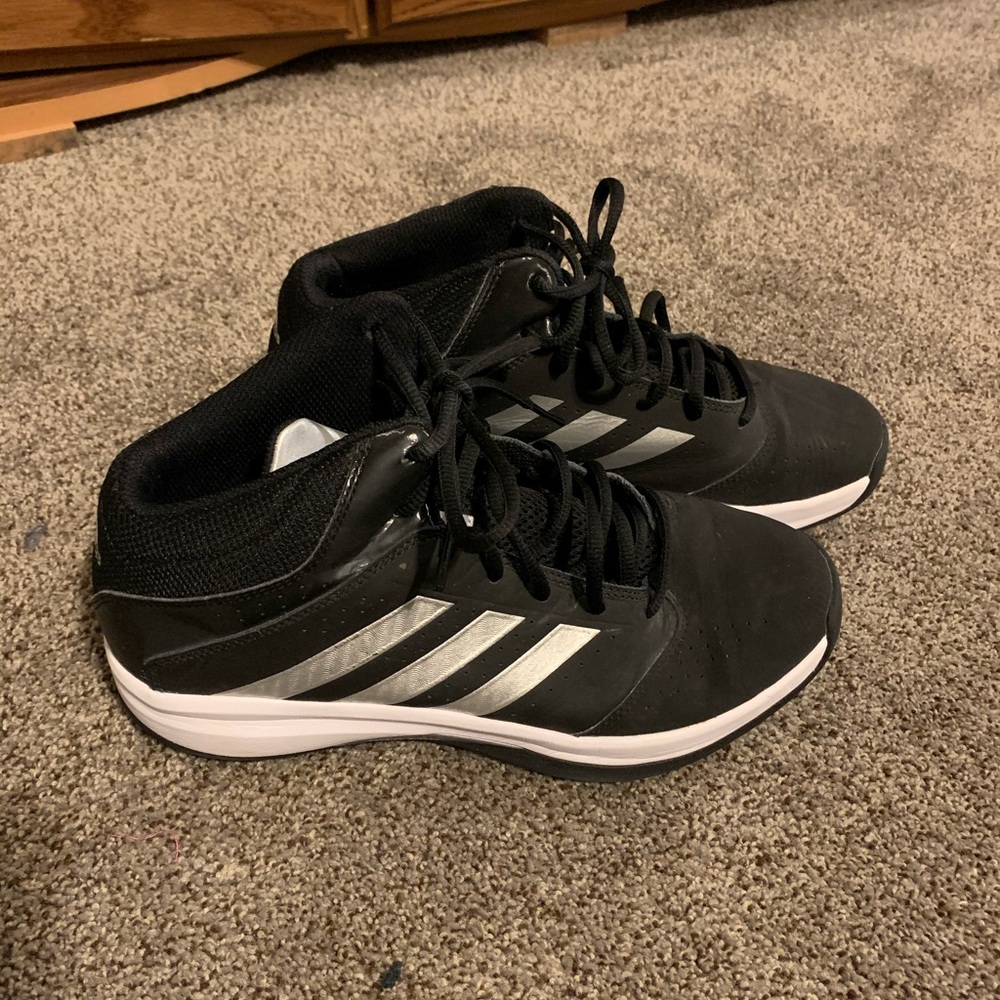 Adidas Isolation 2 men’s basketball shoes